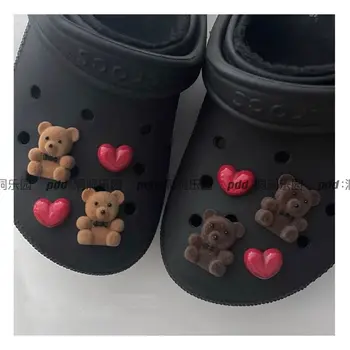 Hot Little Bear Love Hearts Series Lovely Croc Charms Designer Ins Popular Avalynės dekoravimas Miela puošmena klumpėms Sandalams