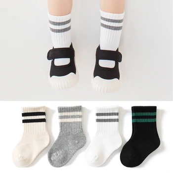 Korėjiečių dygsnio grindys Atsitiktinės trumpos kulkšnies kojinės Pavasario rudens vaikai Baltos juodos sportinės medvilninės vamzdelio kojinės vaikams Berniukai Mergaitės
