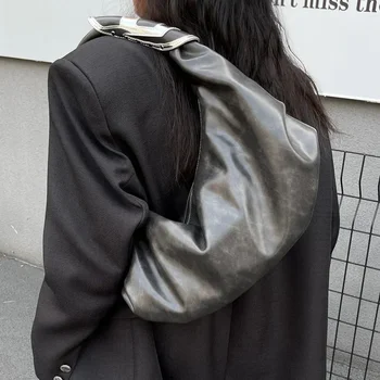 Prabangus dizaineris Platus dirželis Pečių krepšys Overlarge Hobos Tote krepšiai moterims Rankinės Minkštas pusmėnulio debesų krepšys Kruasano sankaba